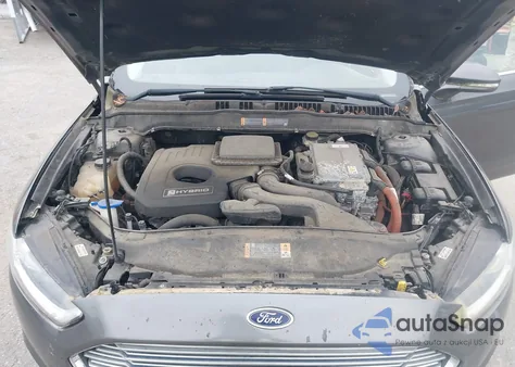 2015 Ford Fusion Hybrid Titanium z USA, uszkodzony, nr VIN 3FA6P0RU0FR117779